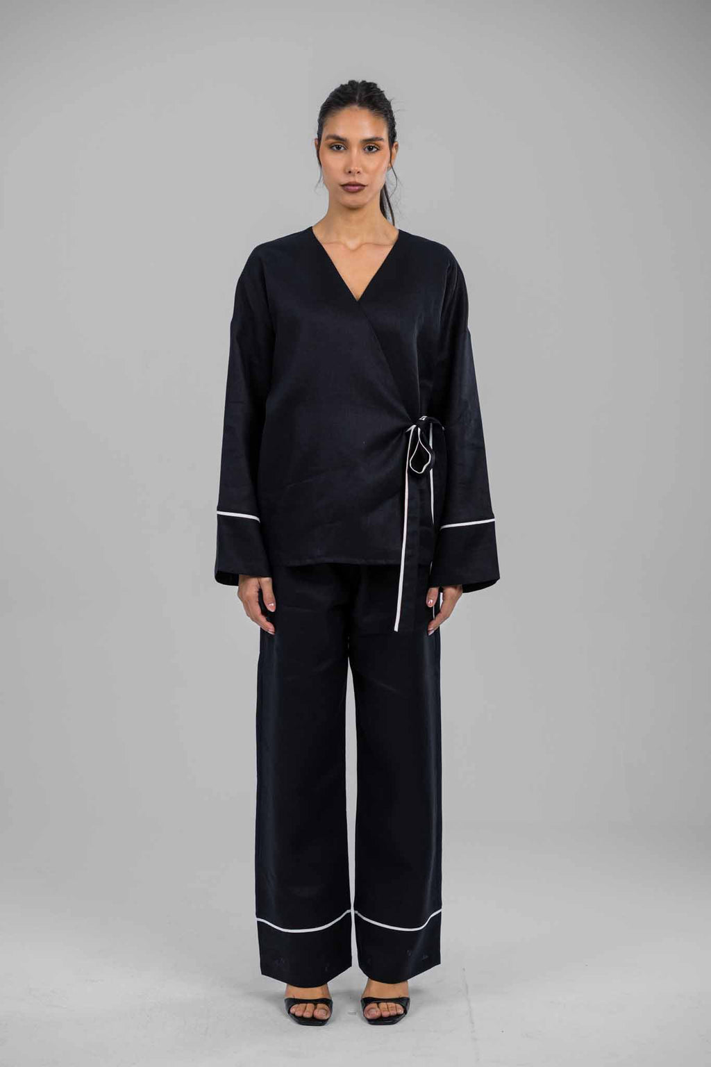 Noir Outline Linen Pants