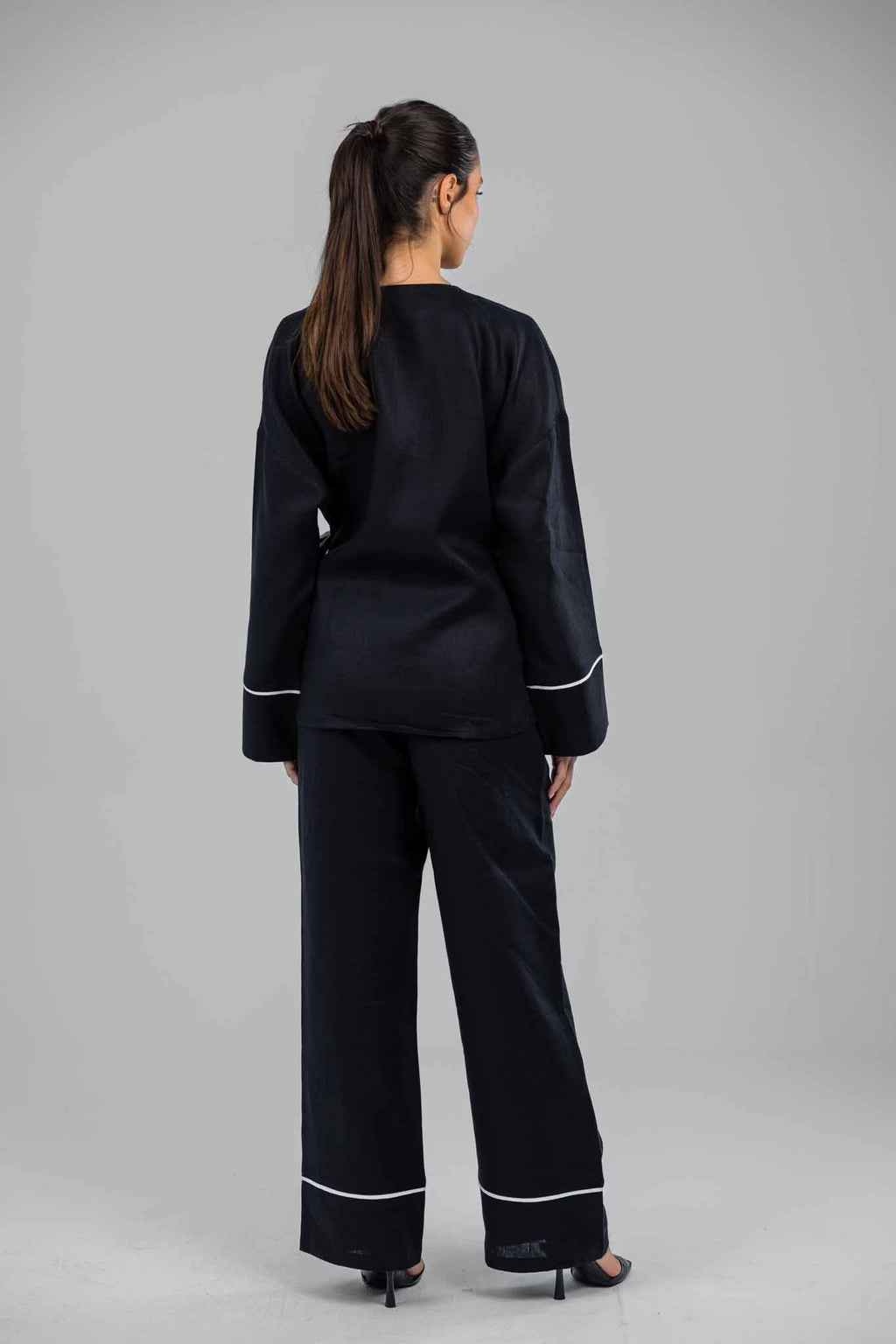 Noir Outline Linen Pants