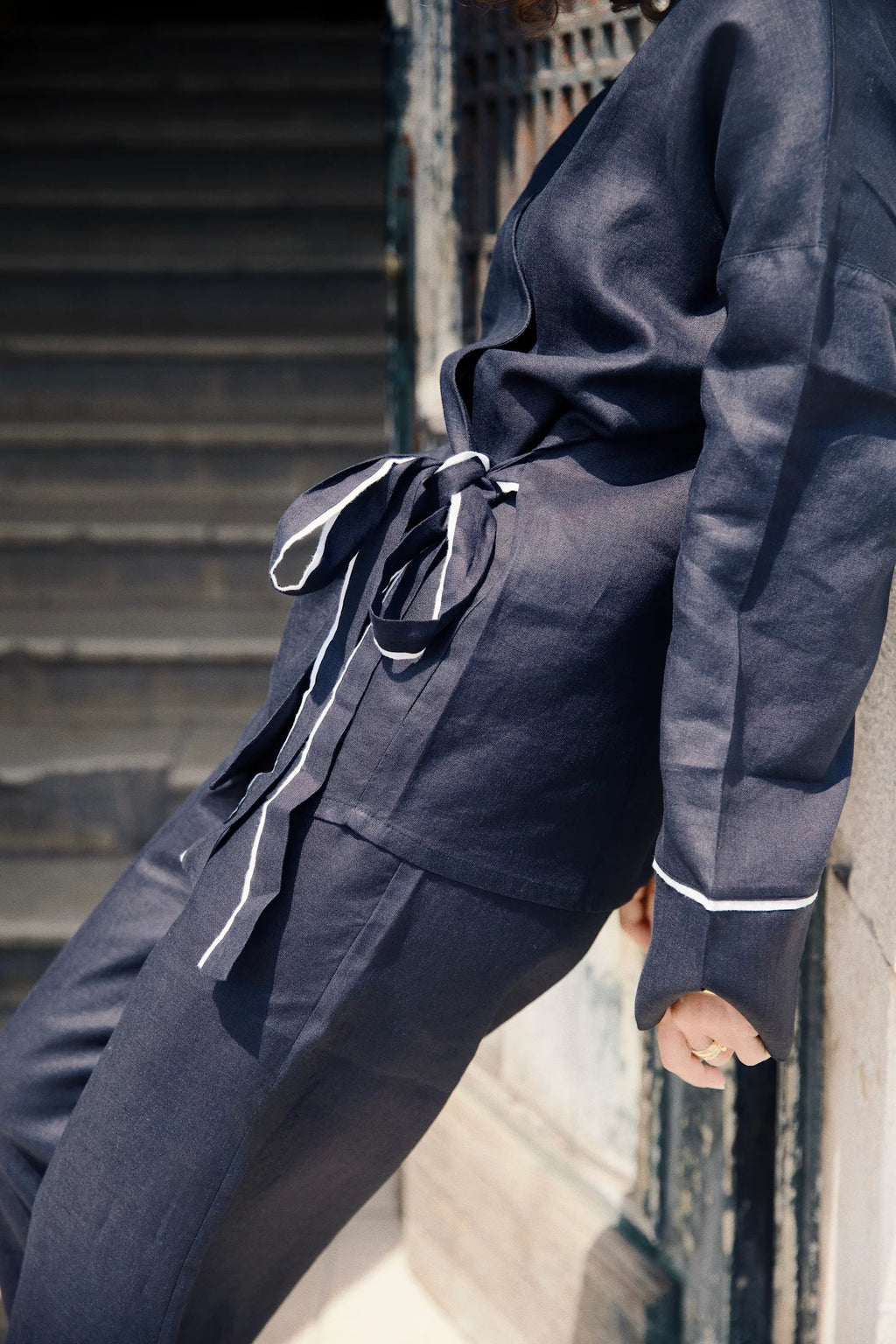 Noir Outline Linen Kimono